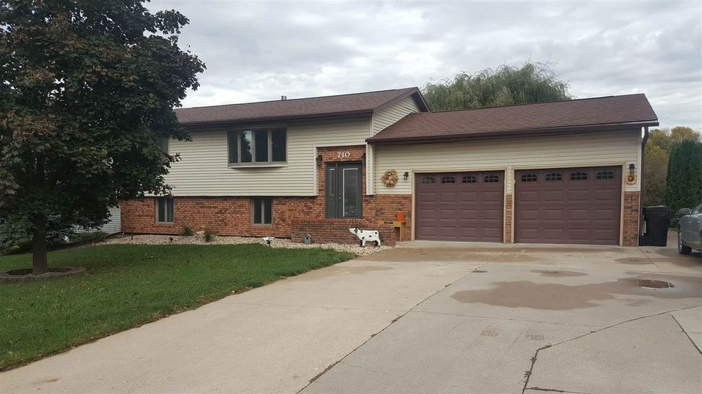 710 Central Ave, West Union, IA 3 Bed, 2 Bath SingleFamily Home 19 Photos Trulia