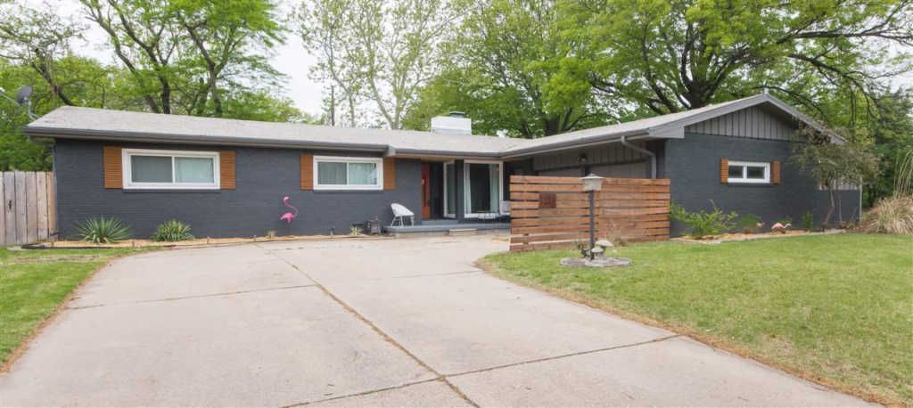 1329 N Farmstead St, Wichita, KS 67208
