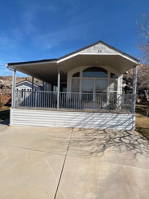 66 Cinder St, Hurricane, UT 84737