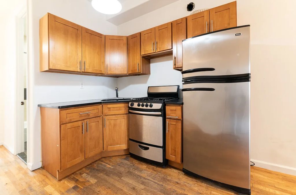 181 Graham Ave #2F, Brooklyn, NY 11206