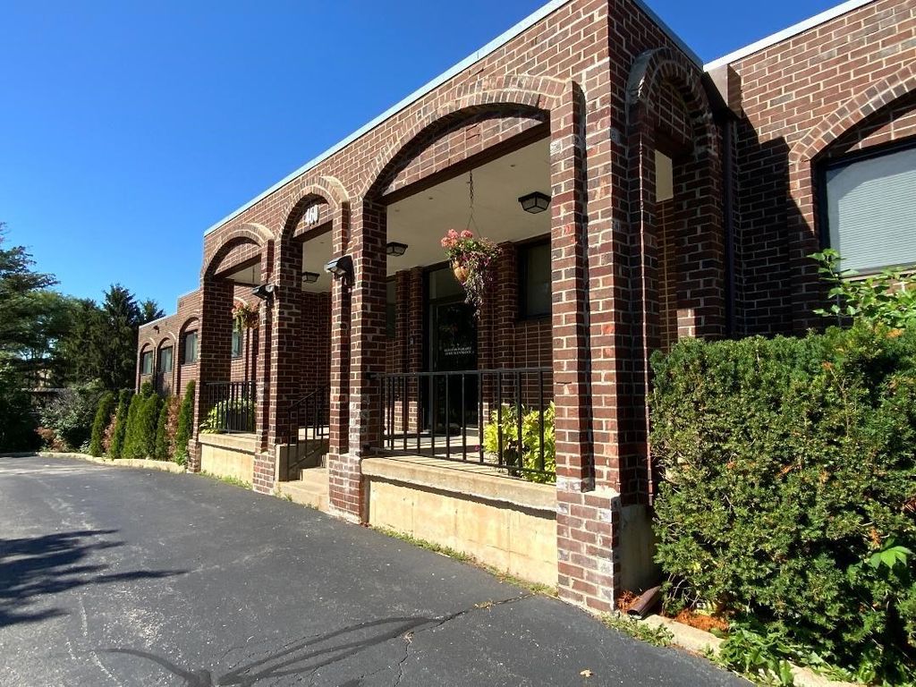 460 Coventry Ln #107, Crystal Lake, IL 60014