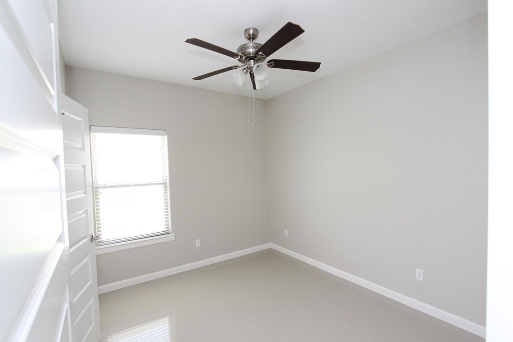 1000 E La Cantera Ave #3, Mcallen, TX - 3 Bed, 2 Bath Apartment - 12