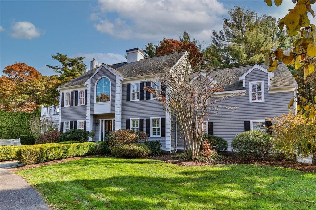 55 Pleasant Park Dr, Mashpee, MA 02649