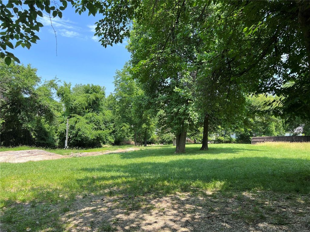2370 Ridgecrest Dr, Arnold, MO 63010 See Estimated Value