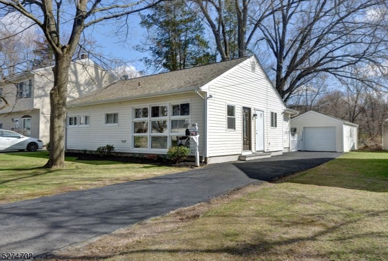 1519 Washington Ave, Pompton Lakes, NJ 07442 See Est. Value, Schools