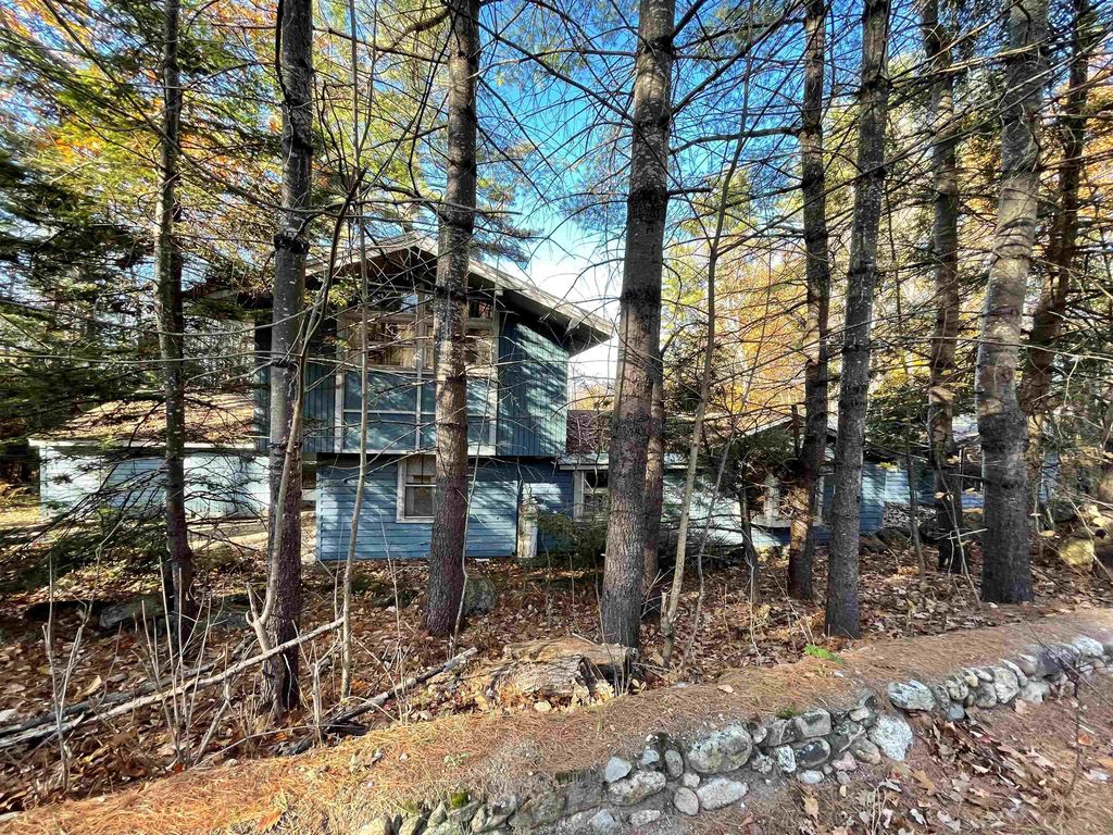 529 Page Hill Rd, Tamworth, NH 03886