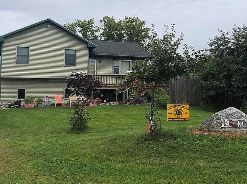 1725 E 14th Ave, Sault Sainte Marie, MI 49783