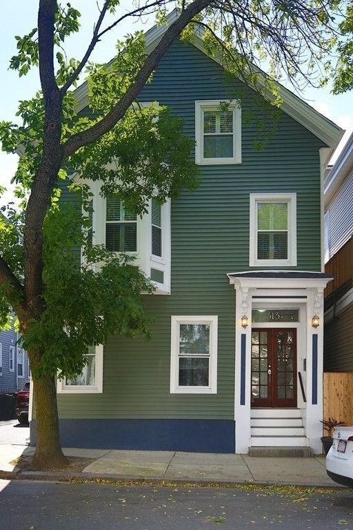 313 W 4th St #1, South Boston, MA 02127