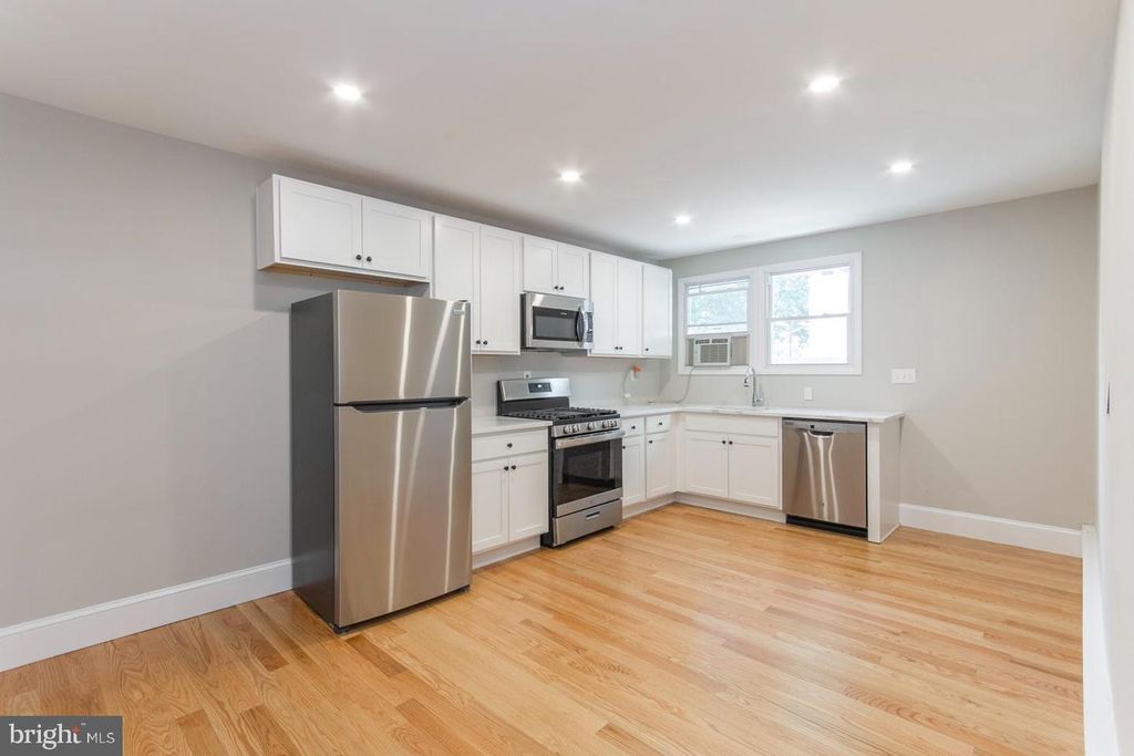 1600 W 10th St #1, Wilmington, DE 19805