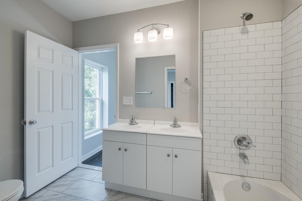2934 Saint Paul St #3, Baltimore, MD 21218