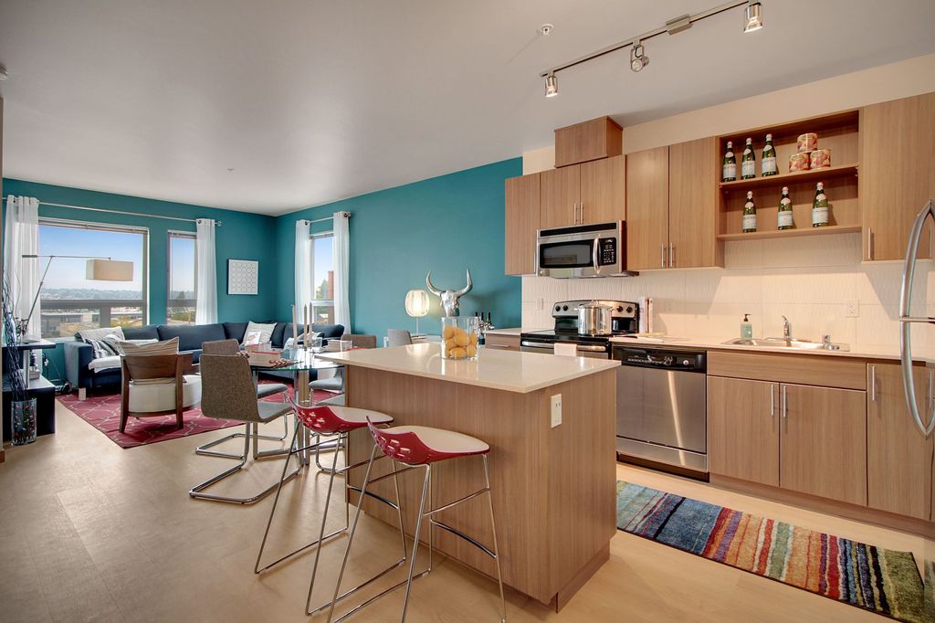 3040 17th Ave W, Seattle, WA 98119