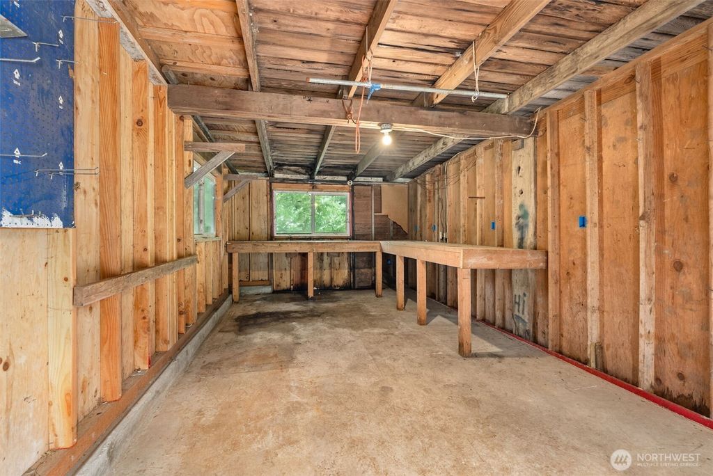 view 32nd full size image of this home