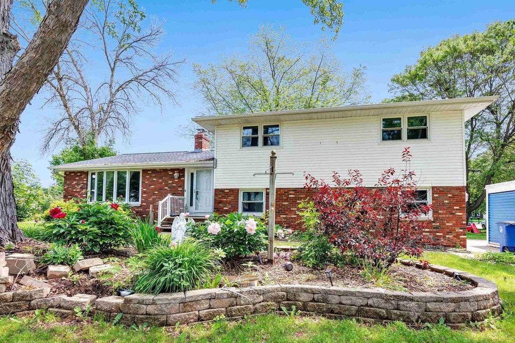 2697 PIONEER DRIVE, Green Bay, WI 54313