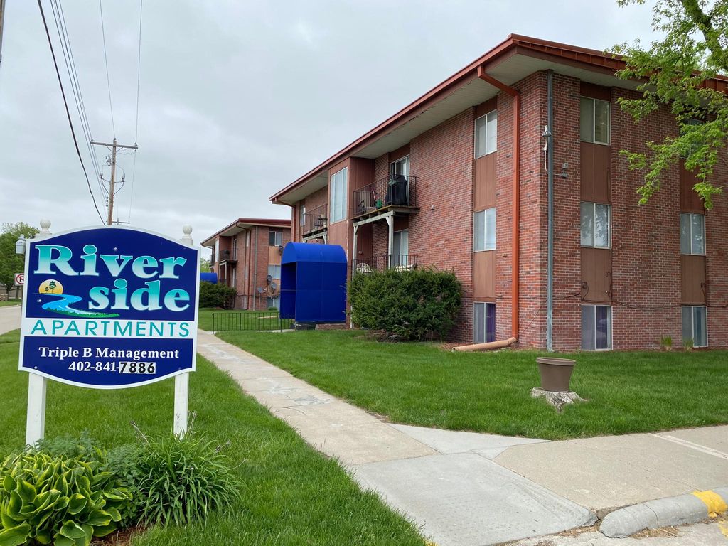 Simple Apartments On Country Club Rd with Simple Decor