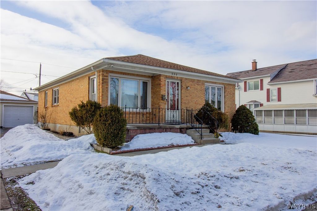 990 Parker Blvd, Buffalo, NY 14223
