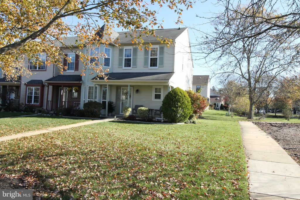 227 Crown Prince Dr, Marlton, NJ 08053