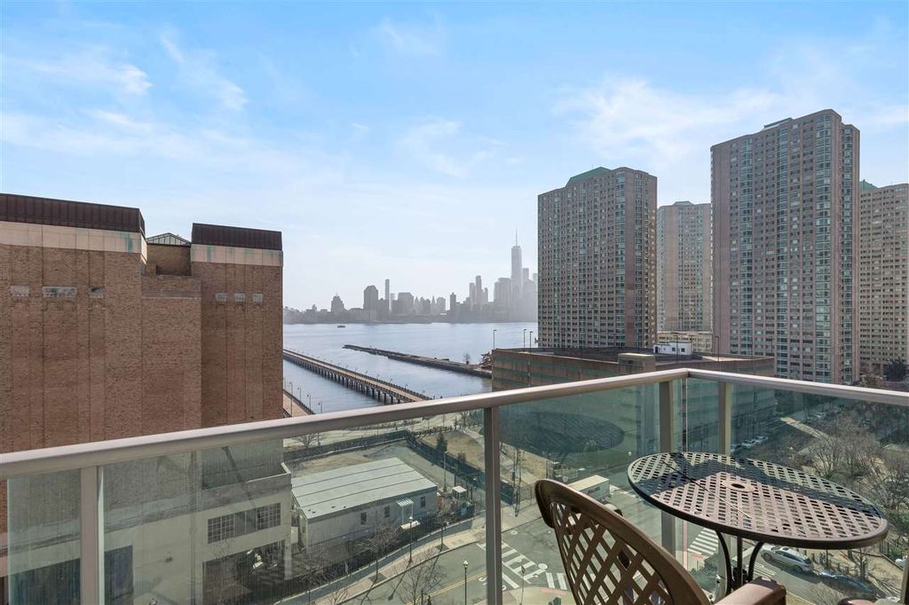 20 Newport Pkwy 1107, Jersey City, NJ 07310 2 Bed, 2 Bath Condo