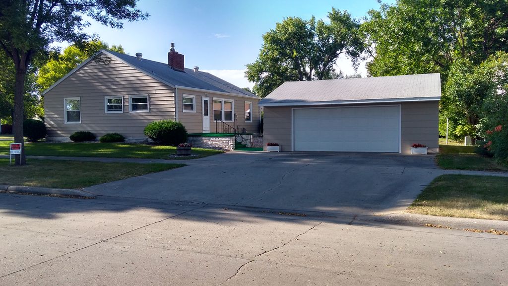 homes for sale east grand forks mn