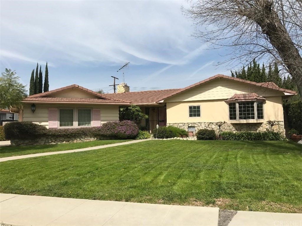 23439 Clarendon St, Woodland Hills, CA 3 Bed, 2 Bath 23439 Clarendon St, Woodland Hills, CA 3 Bed, 2 Bath