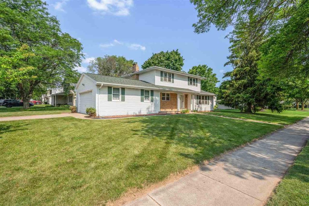 3910 Libal St, Green Bay, WI 54301