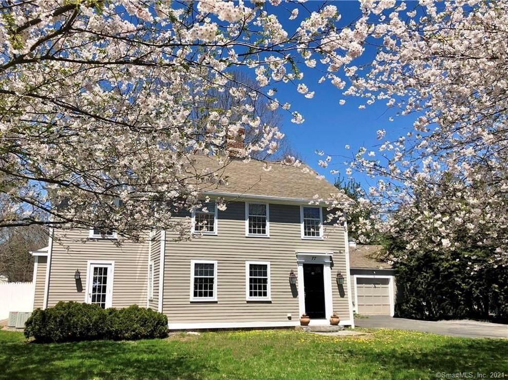 77 Main St, Essex, CT 06426