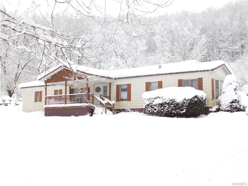 8641 Broadway Rd, Gowanda, NY 14070