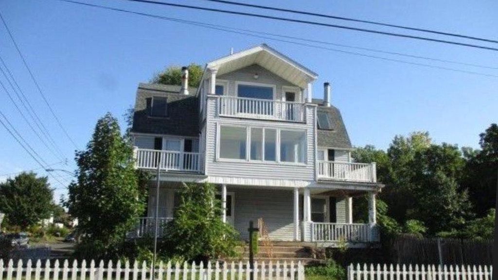 96 Ocean Ave, West Haven, CT 06516