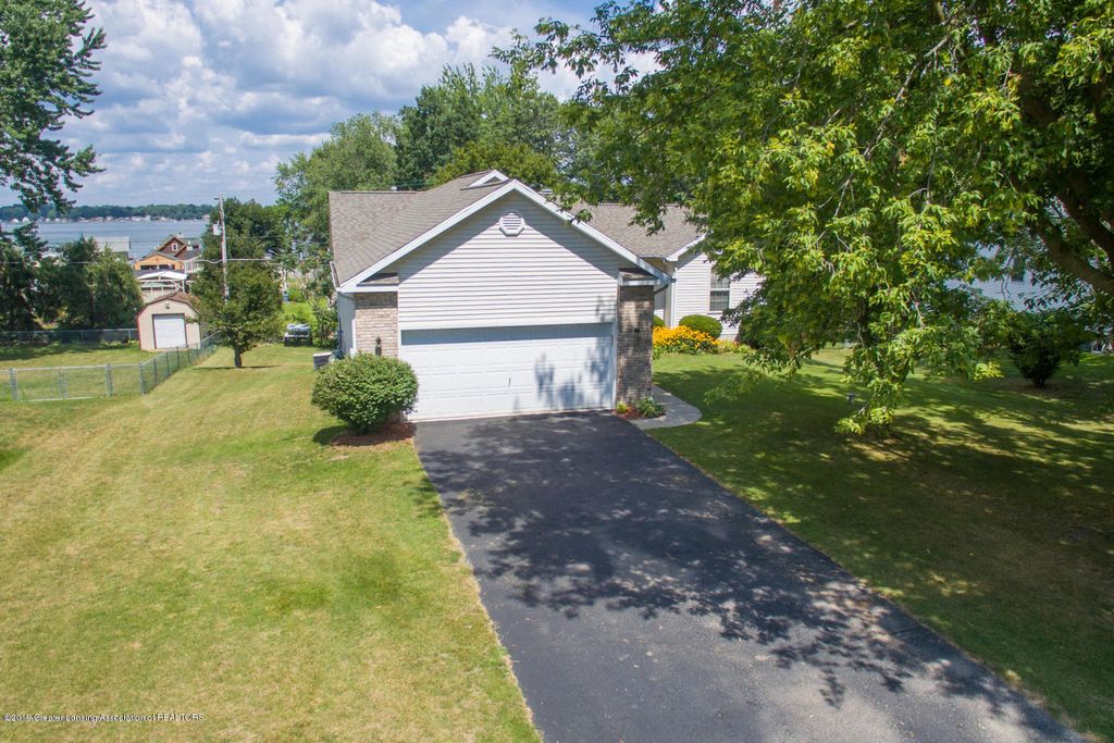 590 Ramsey Ln, Pleasant Lake, MI 3 Bed, 2 Bath SingleFamily Home