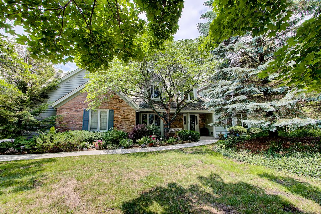 10621 N Riverlake Ct, Mequon, WI 53092 Trulia