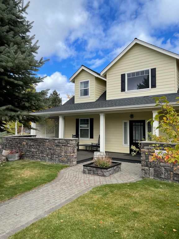 20922 Ridgewater Ct, Bend, OR 97702