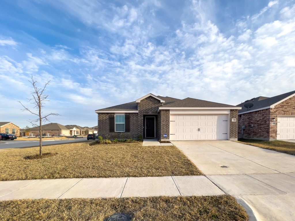 1025 Callahan Dr, Forney, TX 75126