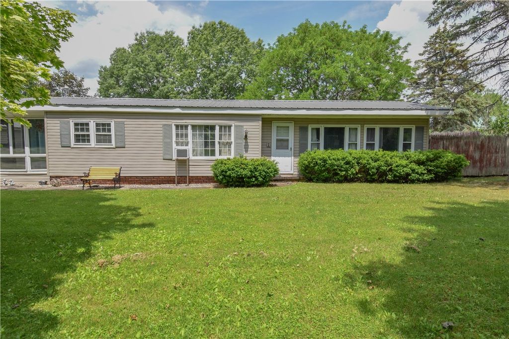 998 Pinewood Rd, Phelps, NY 14532