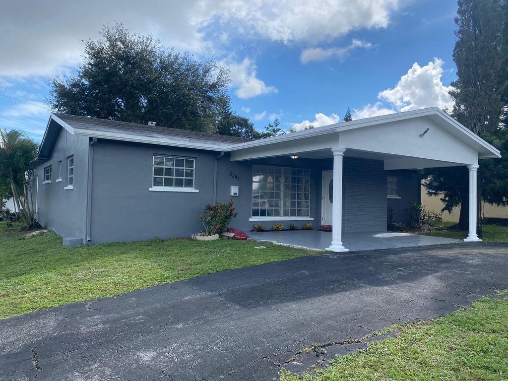 2241 N 56th Ave, Hollywood, FL 33021
