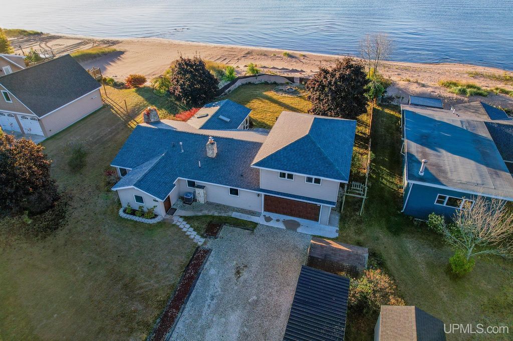 5597 Portage Point 11.4 Ln, Escanaba, MI 49829 MLS 50156824 Trulia