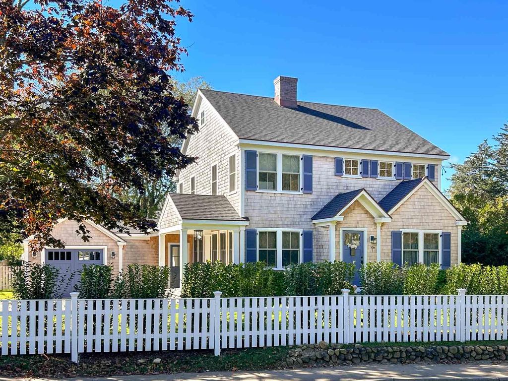 106 Peases Point Way S, Edgartown, MA 02539
