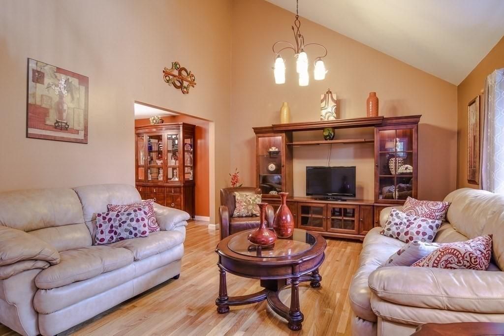 28 Speen St #28, Natick, MA 01760