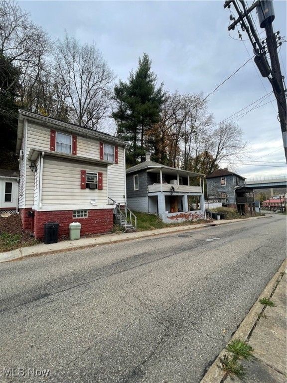 273-305 McLister Ave, Mingo Junction, OH 43938