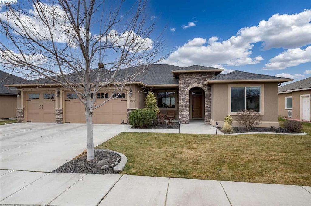 3035 Bluffs Dr, Richland, WA 99354