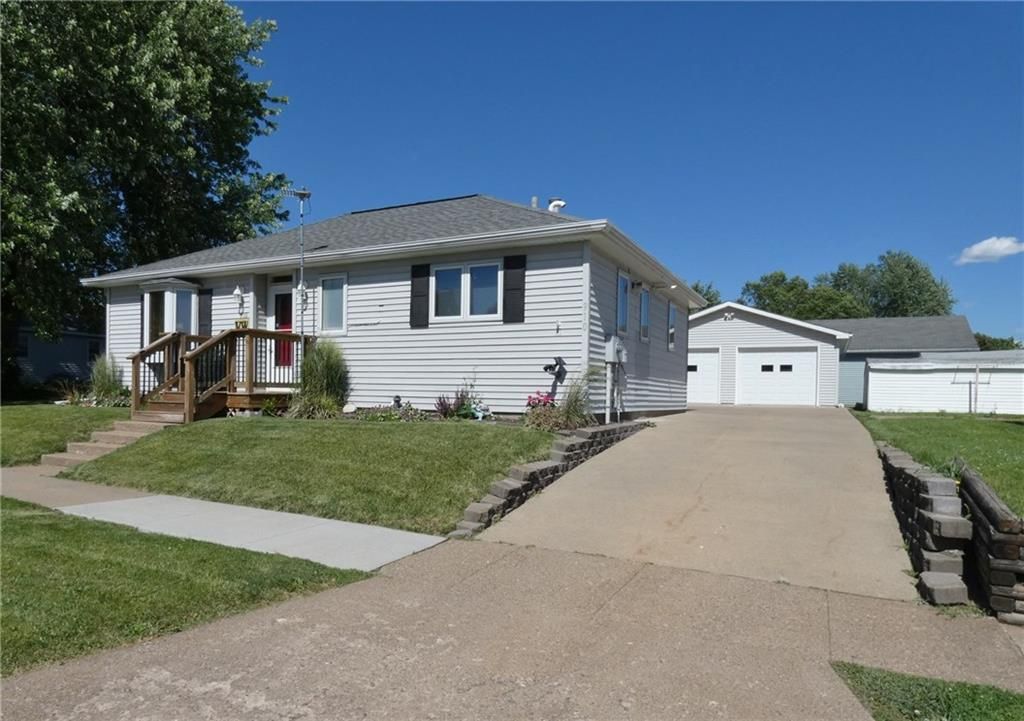 910 W 4th St, Pella, IA 50219 Trulia