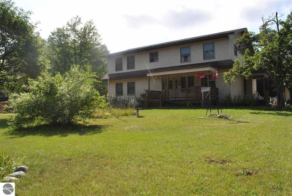3417 W Beeler Rd, Lake City, MI 49651