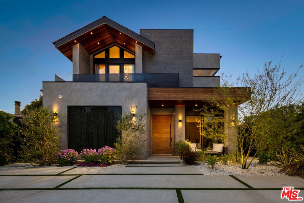 1371 Palms Blvd, Venice, CA 90291