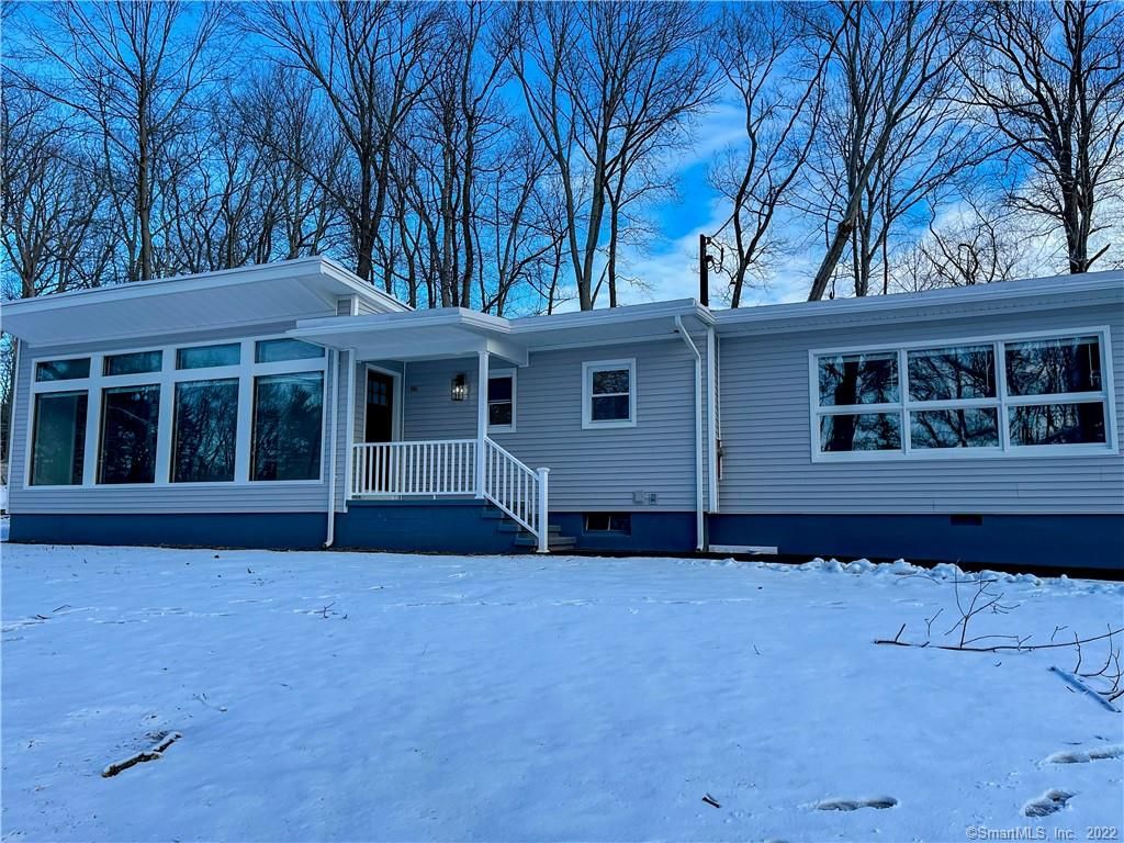 86 Canoe Brook Rd, Trumbull, CT 06611