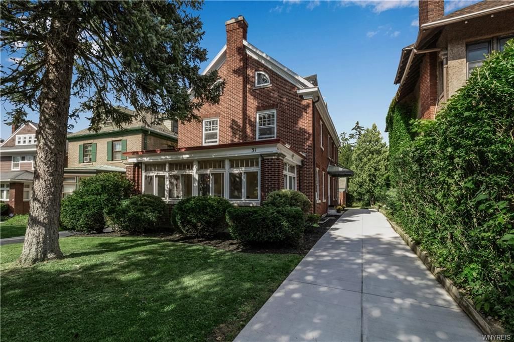 31 Jewett Pkwy, Buffalo, NY 14214