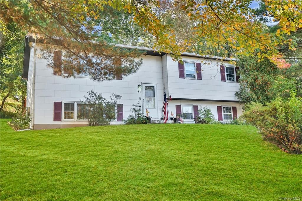 31 Pennsylvania Ave, Valley Cottage, NY 10989