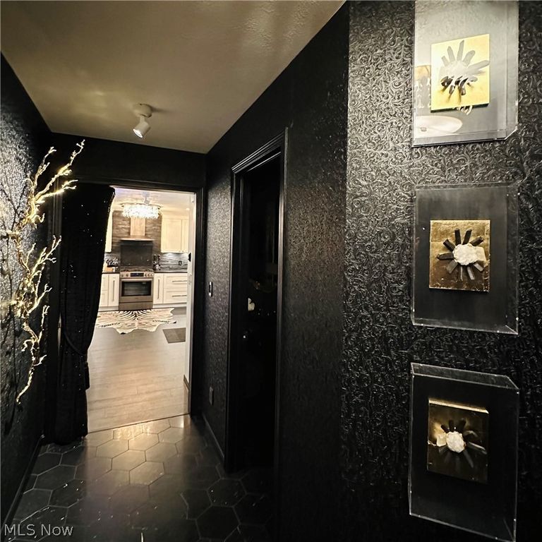 Photo 7 of 
