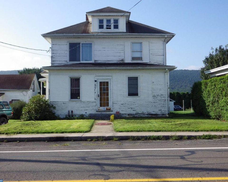 607 W  Main St, Valley View, PA 17983