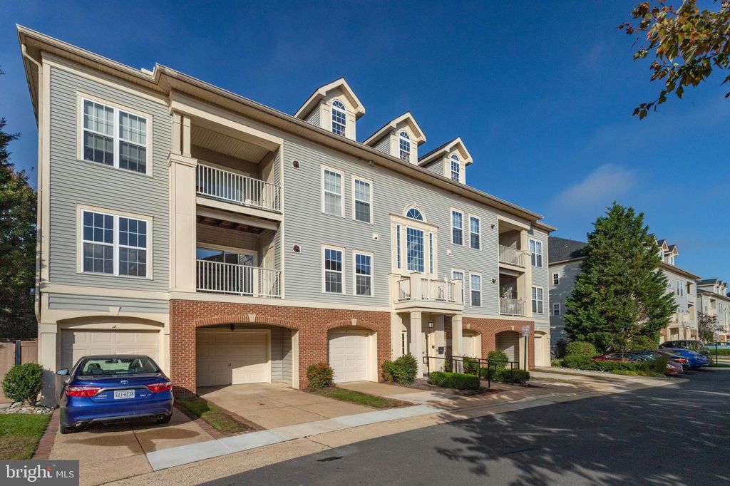 11322 Westbrook Mill Ln 201, Fairfax, VA 22030 3 Bed, 2 Bath Condo MLS VAFX1163202 44