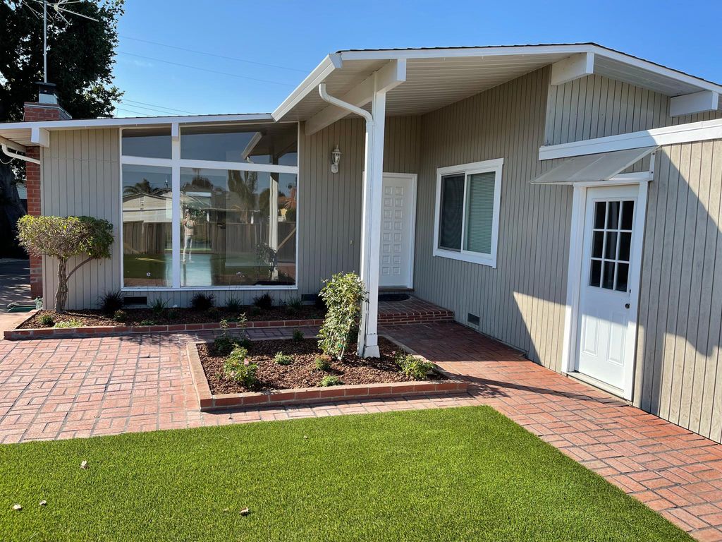 1717 Roberta Dr, San Mateo, CA 94403