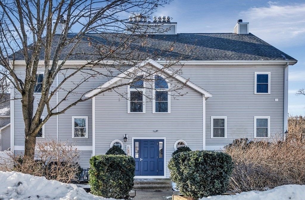 11 Marion St #B, Roslindale, MA 02131