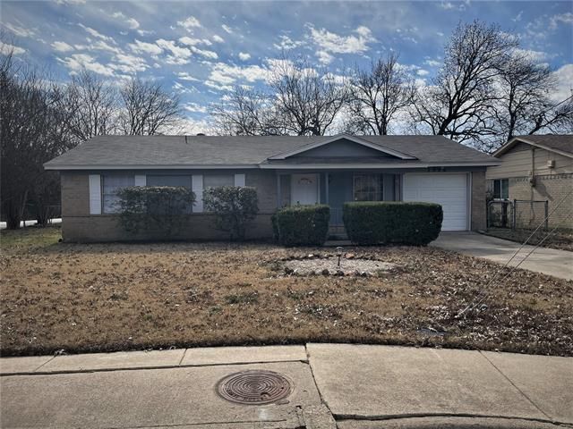 1320 Saturn St, Cedar Hill, TX 75104